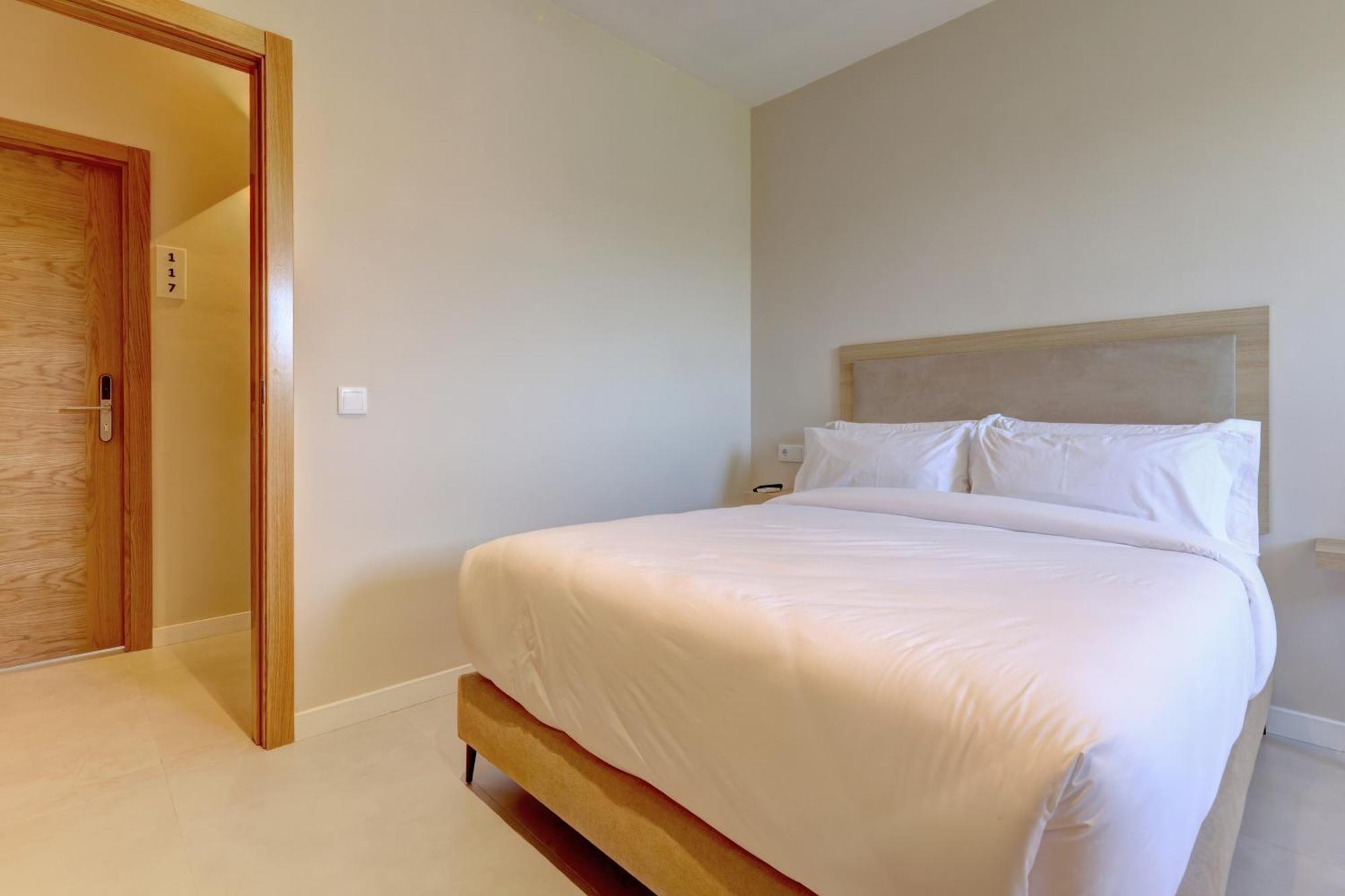 Hostal Puerta Almar Эстепона Экстерьер фото